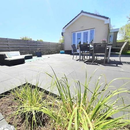 Huisje Britt Met Grote Tuin En Veel Privacy Dirkshorn Eksteriør billede