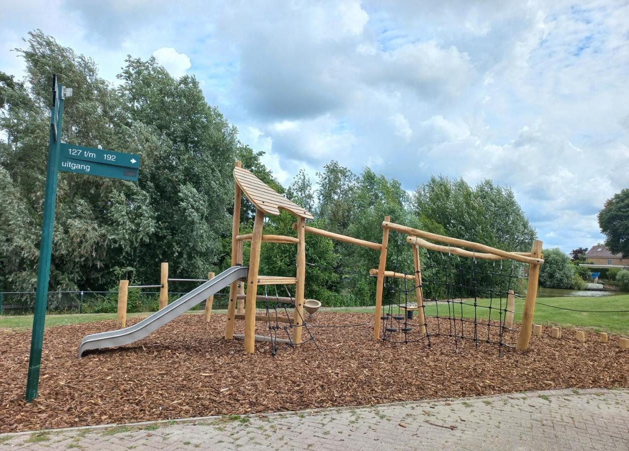 Huisje Britt Met Grote Tuin En Veel Privacy Dirkshorn Eksteriør billede